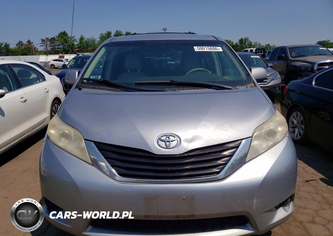 2011 Toyota Sienna Le VIN:5TDJK3DC1BS027681 - 4