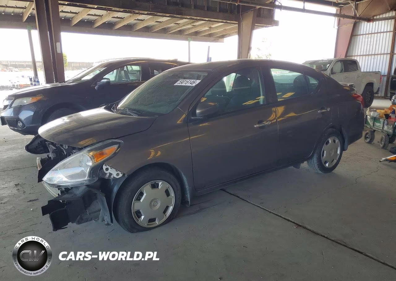 2015 Nissan Versa 1.6 Sv – zdjęcie 1 z 13