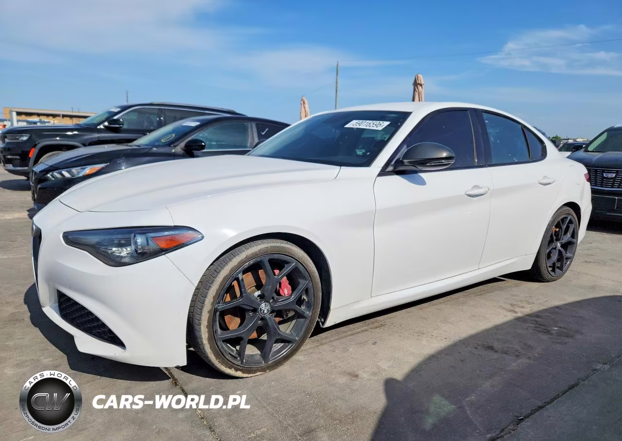 2019 Alfa Romeo Giulia – zdjęcie 1 z 12