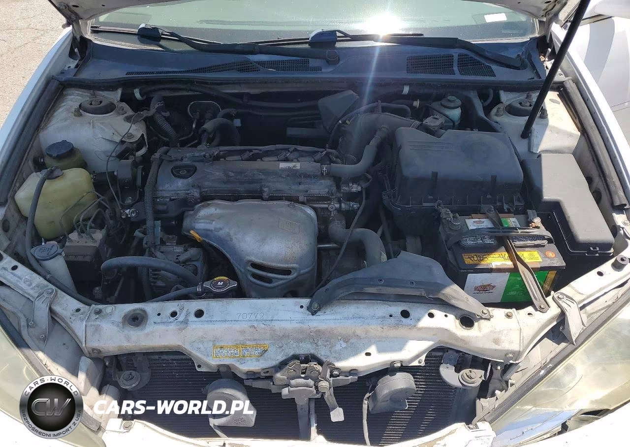 2002 Toyota Camry Le VIN:JTDBE32KX20008152 - 11