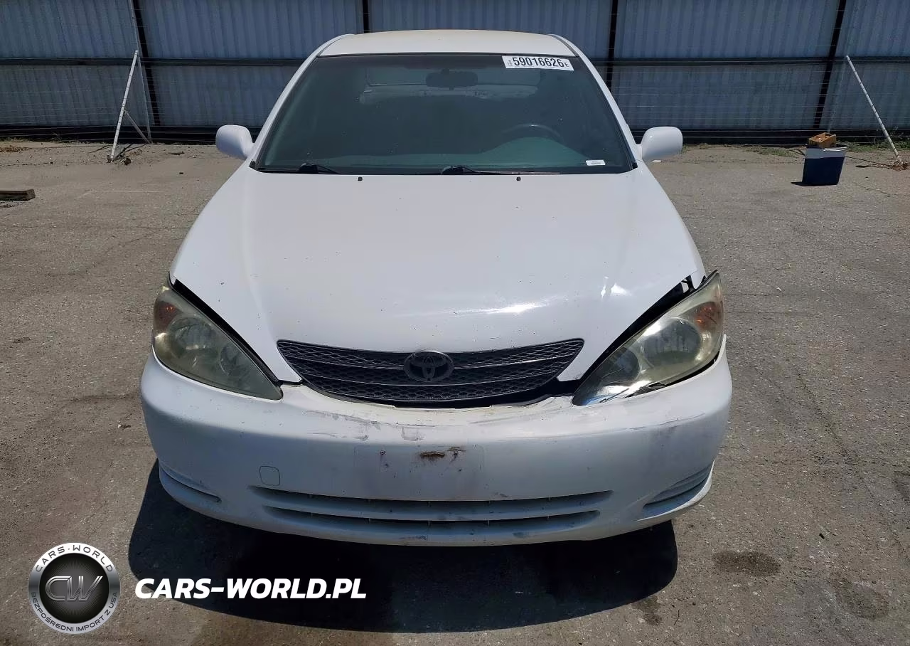 2002 Toyota Camry Le VIN:JTDBE32KX20008152 - 5