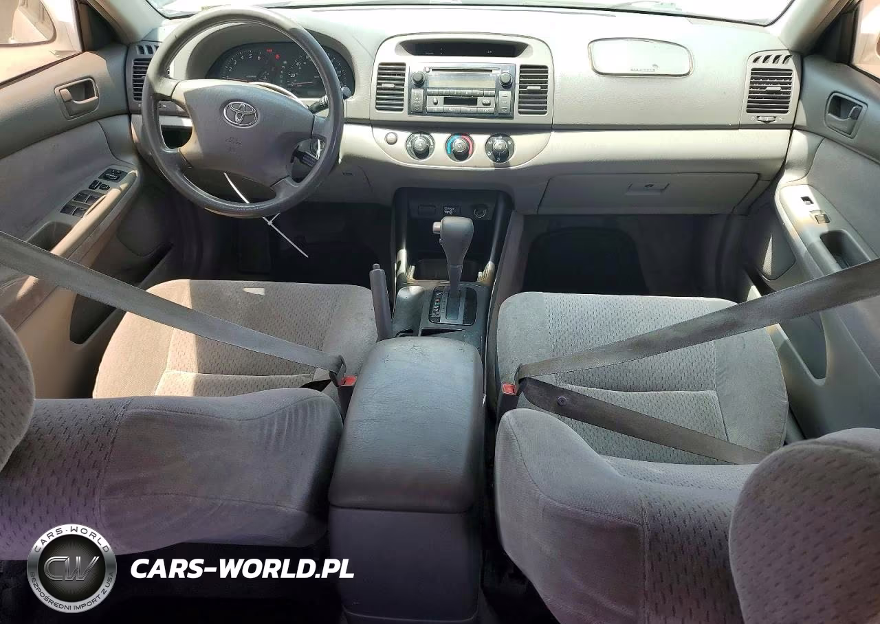 2002 Toyota Camry Le VIN:JTDBE32KX20008152 - 8