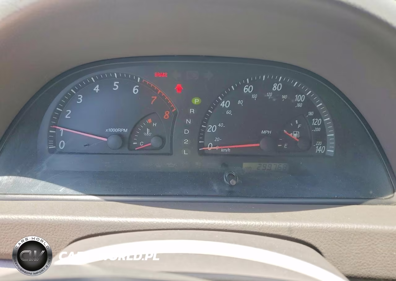 2002 Toyota Camry Le VIN:JTDBE32KX20008152 - 9