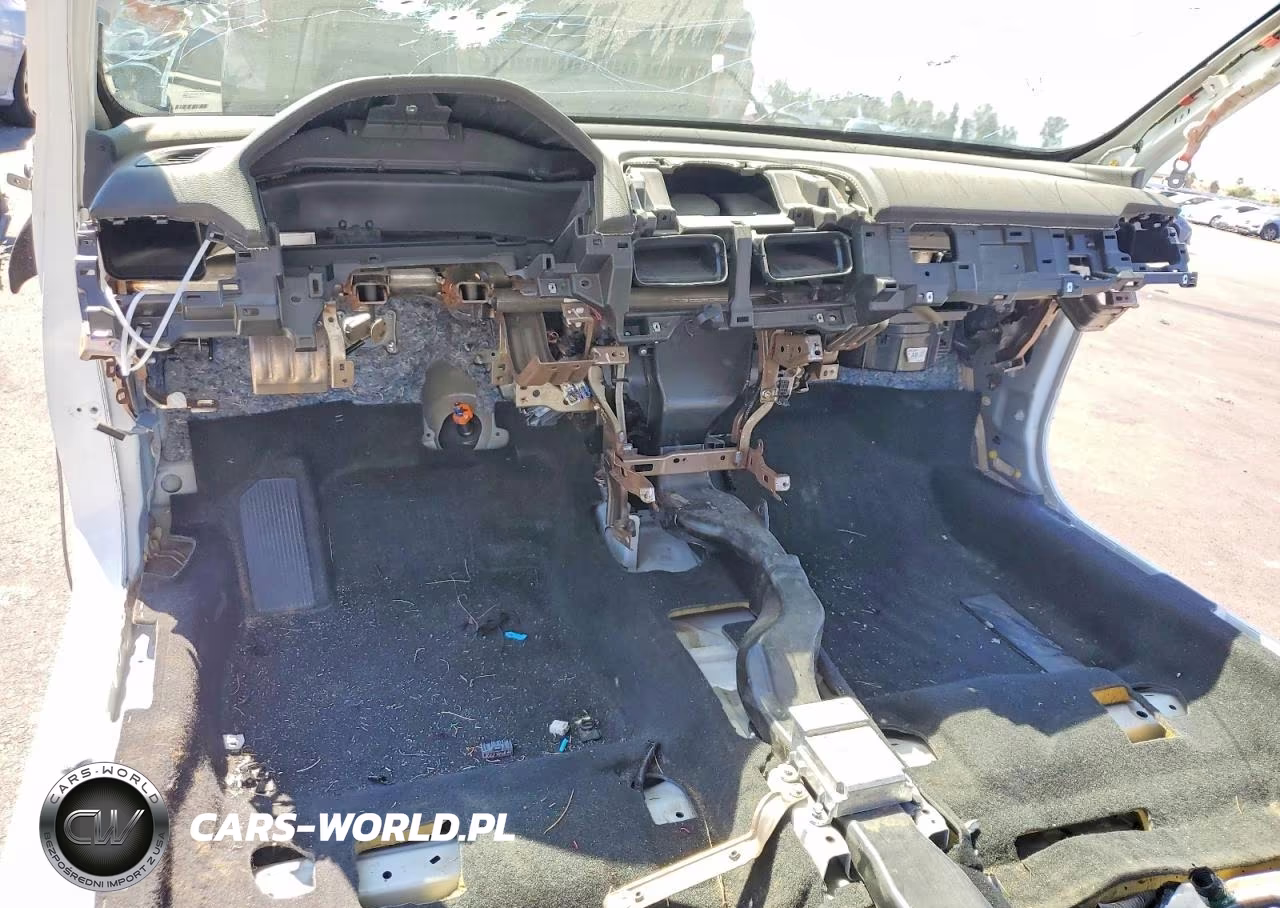 2018 Honda Accord Touring VIN:1HGCV2F90JA027440 - 8