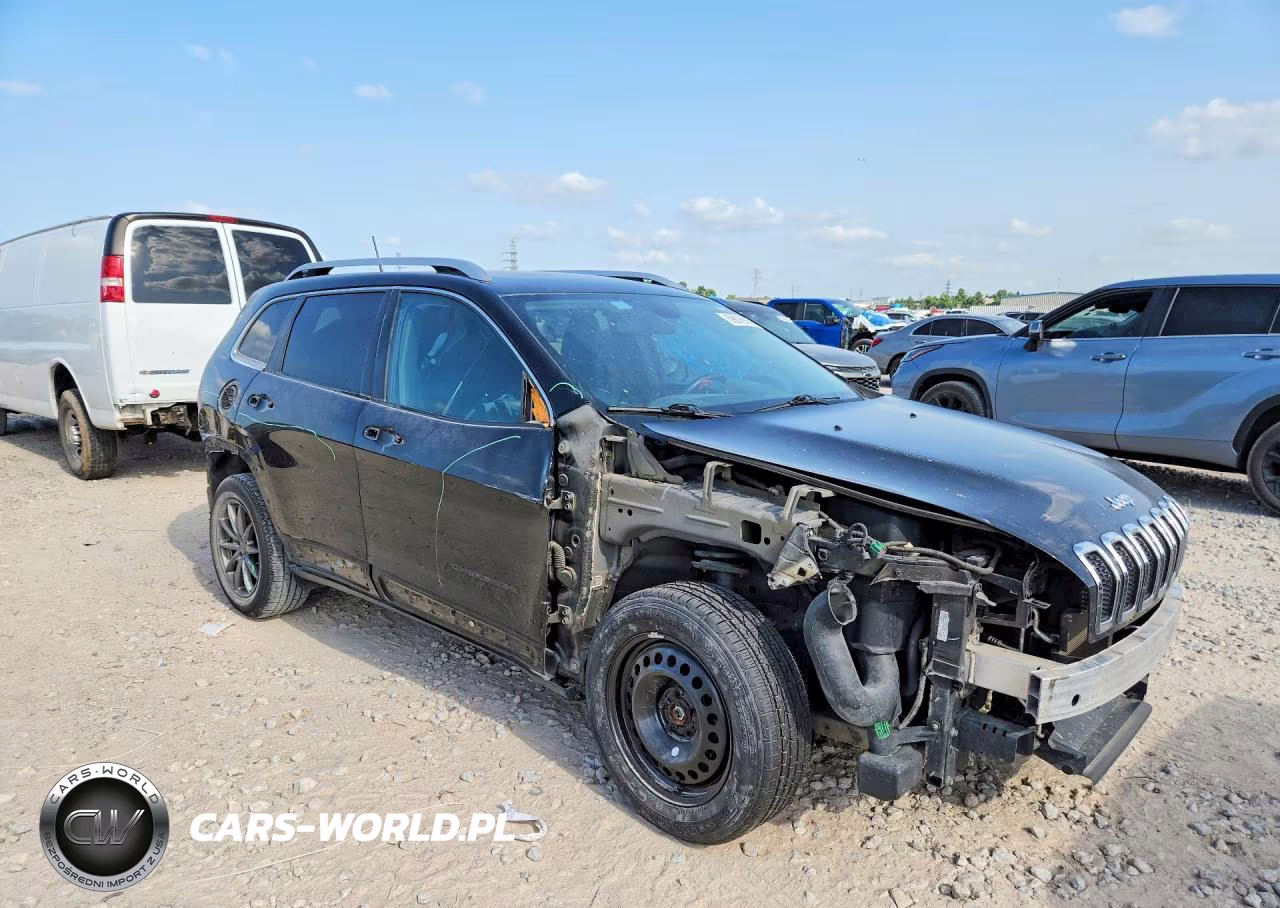 2018 Jeep Cherokee Latitude Plus VIN:1C4PJLLX4JD533694 - 4
