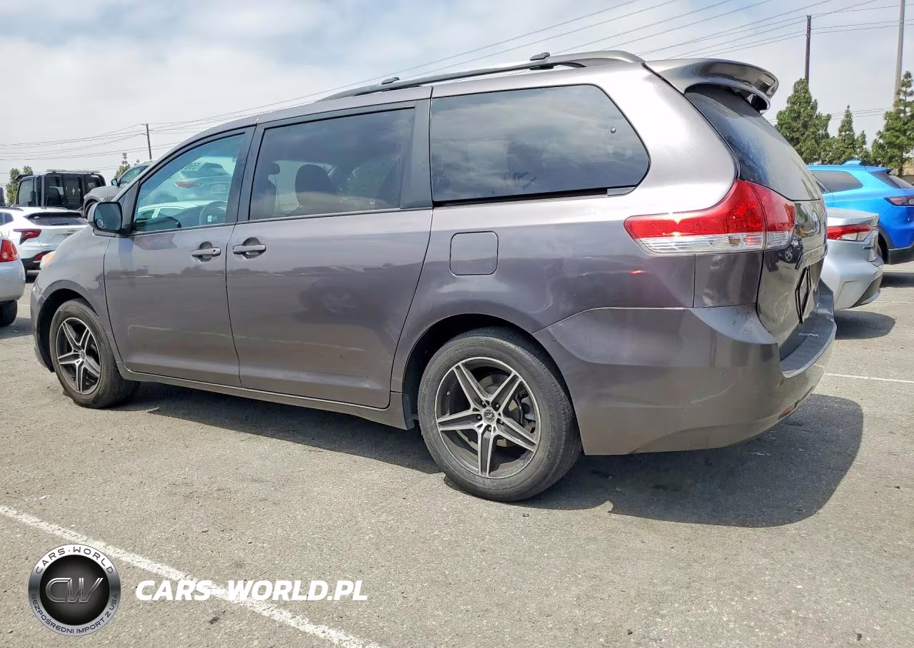 2011 Toyota Sienna Le VIN:5TDKK3DC0BS131681 - 2