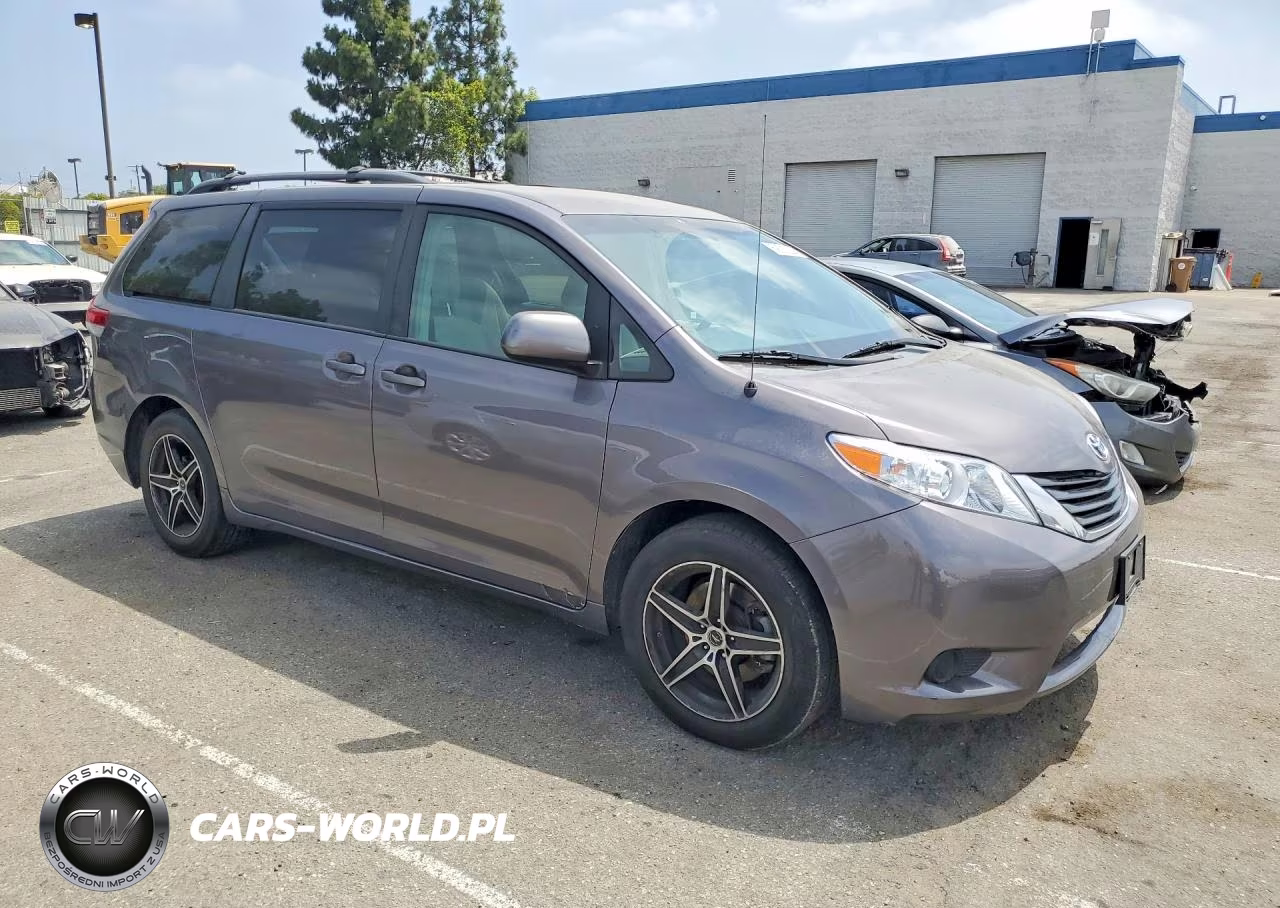 2011 Toyota Sienna Le VIN:5TDKK3DC0BS131681 - 4