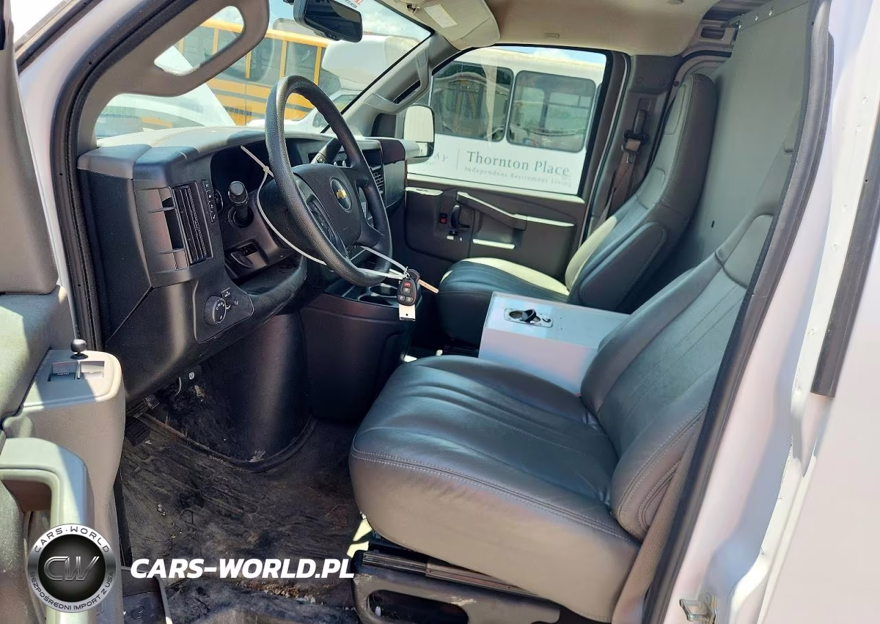 2025 Chevrolet Express G2500 VIN:1GCWGAFP8S1136633 - 7