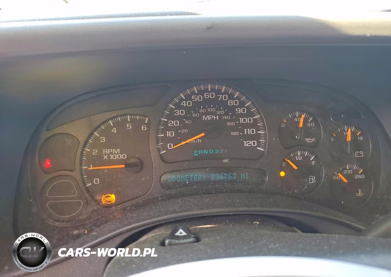 2005 Chevrolet Tahoe C1500 VIN:1GNEC13VX5J144352 - 9
