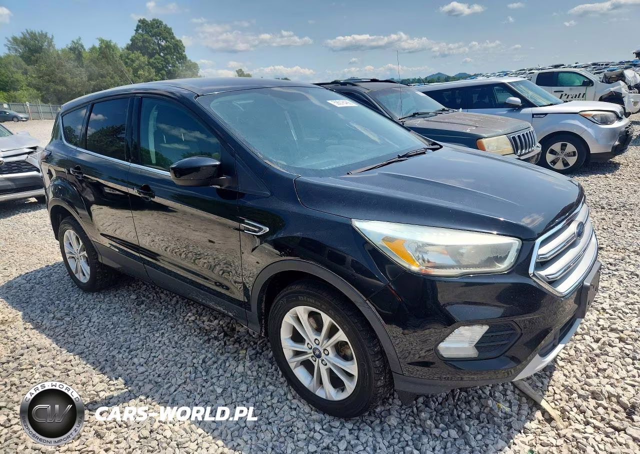 2017 Ford Escape Se VIN:1FMCU9GD8HUA57268 - 4