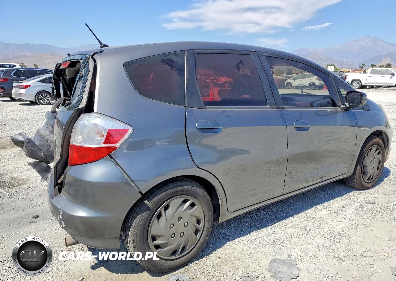 2012 Honda Fit VIN:JHMGE8H39CC031293 - 3