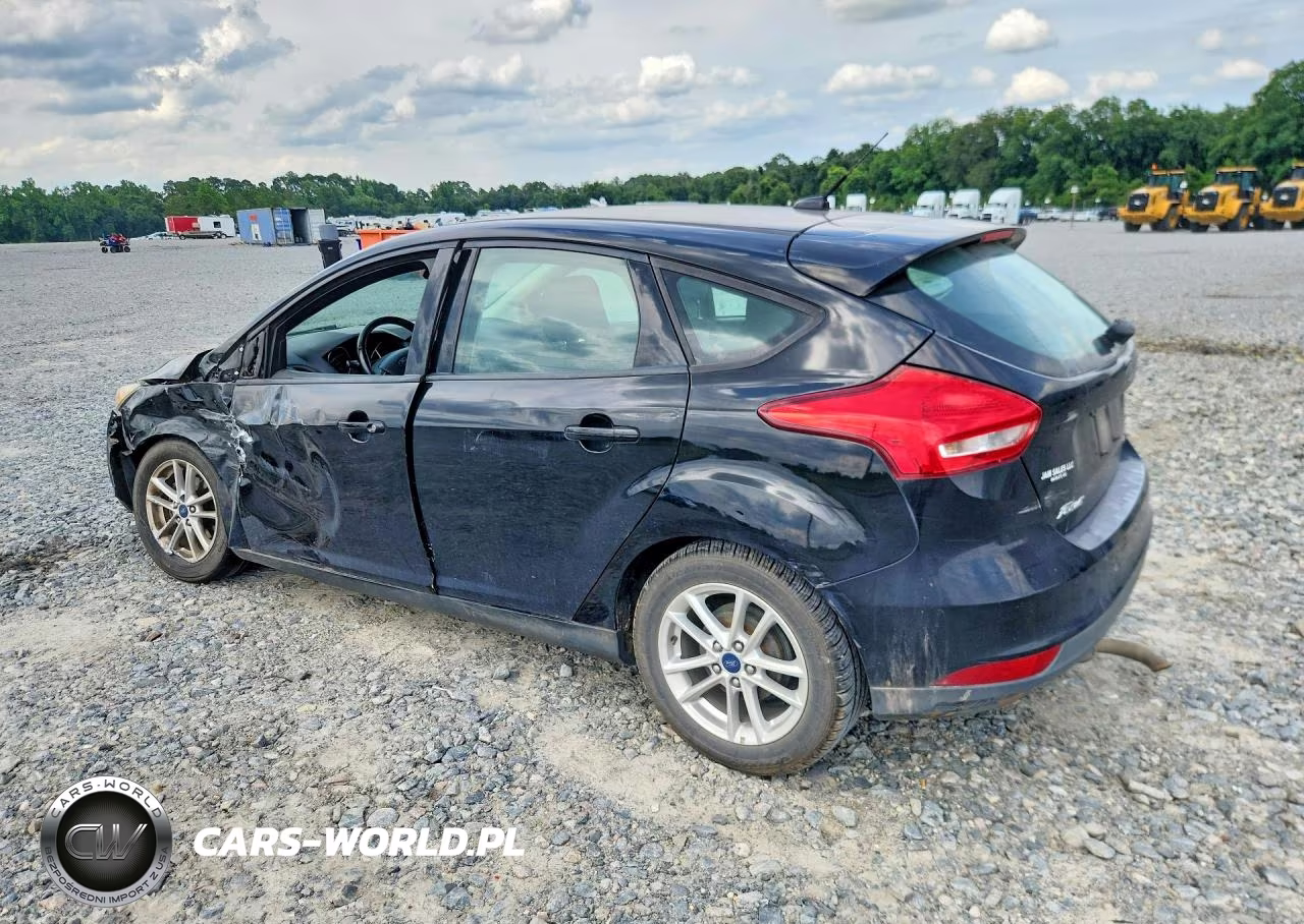 2016 Ford Focus Se VIN:1FADP3K26GL375922 - 2