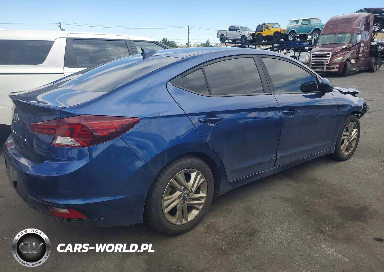 2019 Hyundai Elantra Sel VIN:5NPD84LF7KH411418 - 3