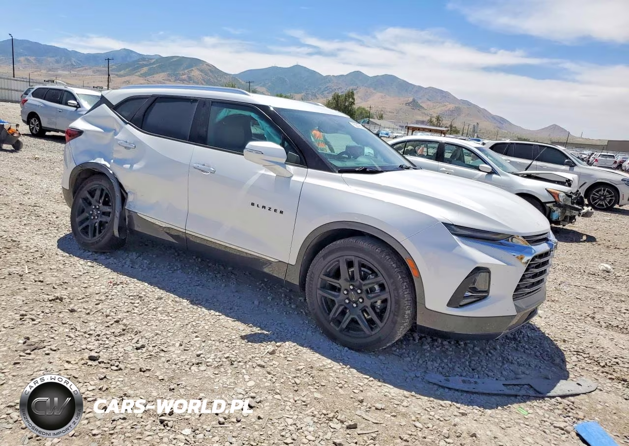 2022 Chevrolet Blazer Premier VIN:3GNKBLRS1NS143376 - 4