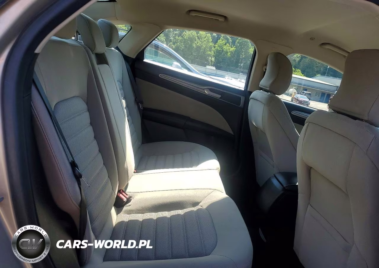 2018 Ford Fusion S Hybrid VIN:3FA6P0UU1JR122165 - 10