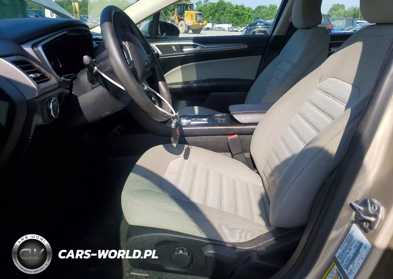 2018 Ford Fusion S Hybrid VIN:3FA6P0UU1JR122165 - 7