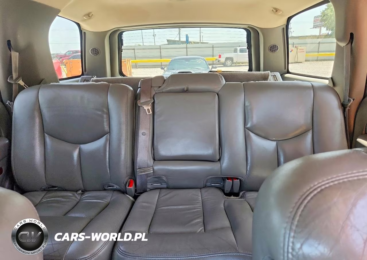 2005 Chevrolet Tahoe C1500 VIN:1GNEC13T45R112576 - 10