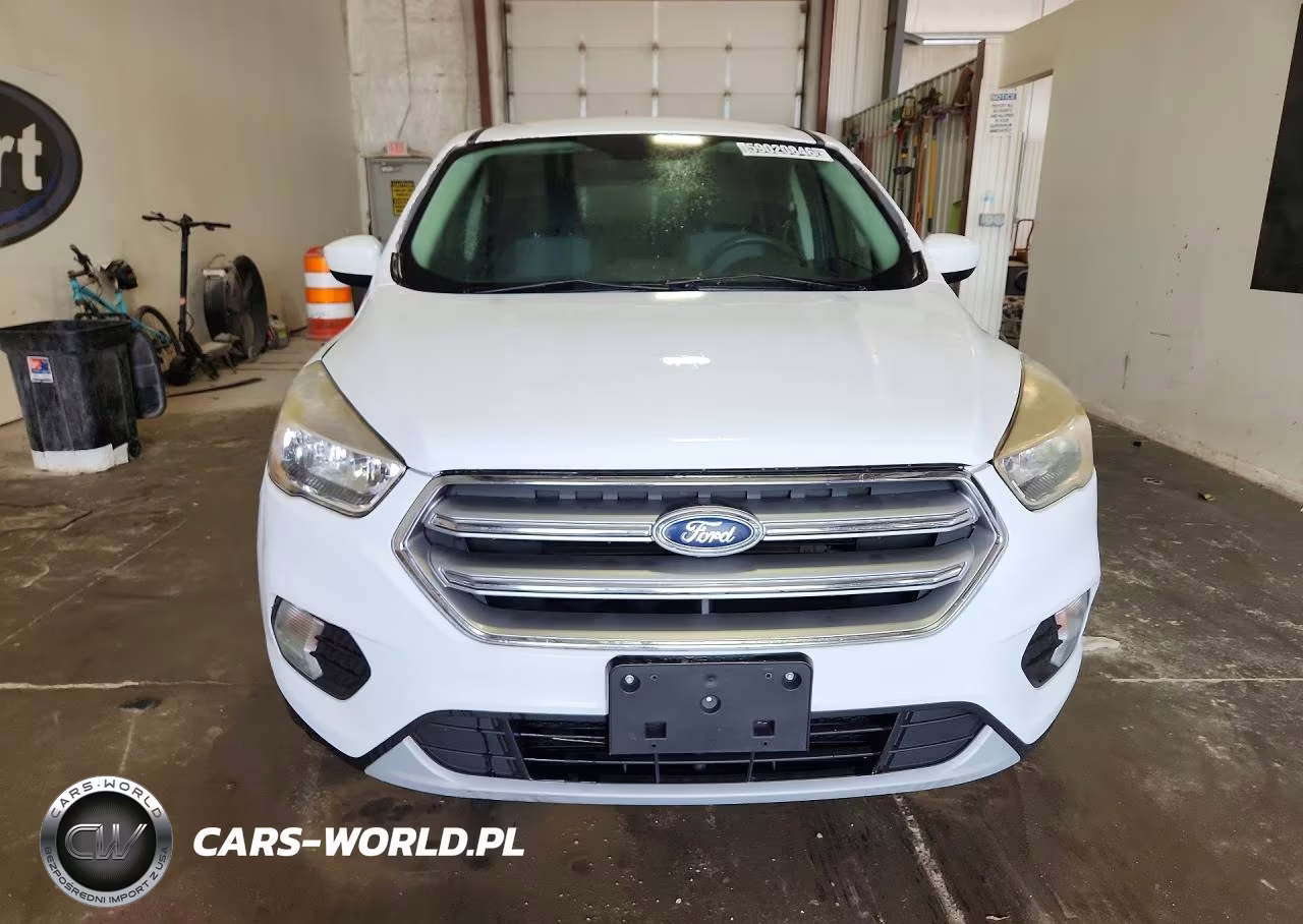 2017 Ford Escape Se VIN:1FMCU9GD5HUE55814 - 5