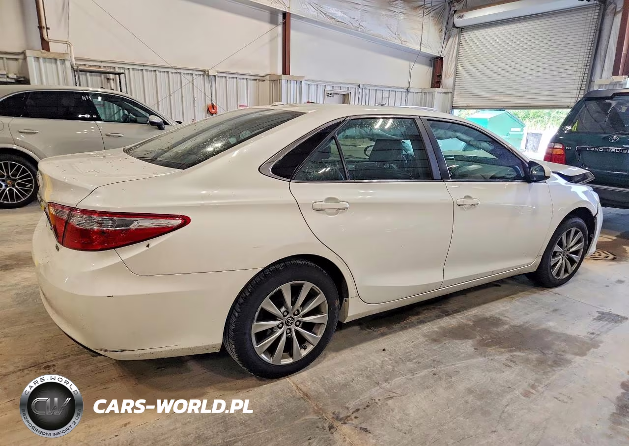 2015 Toyota Camry Xle VIN:4T1BF1FK7FU904141 - 3