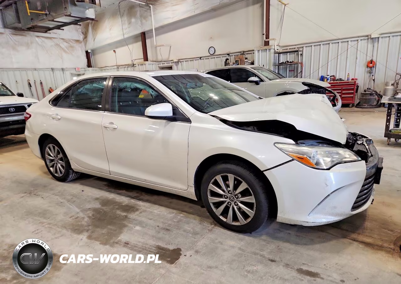 2015 Toyota Camry Xle VIN:4T1BF1FK7FU904141 - 4