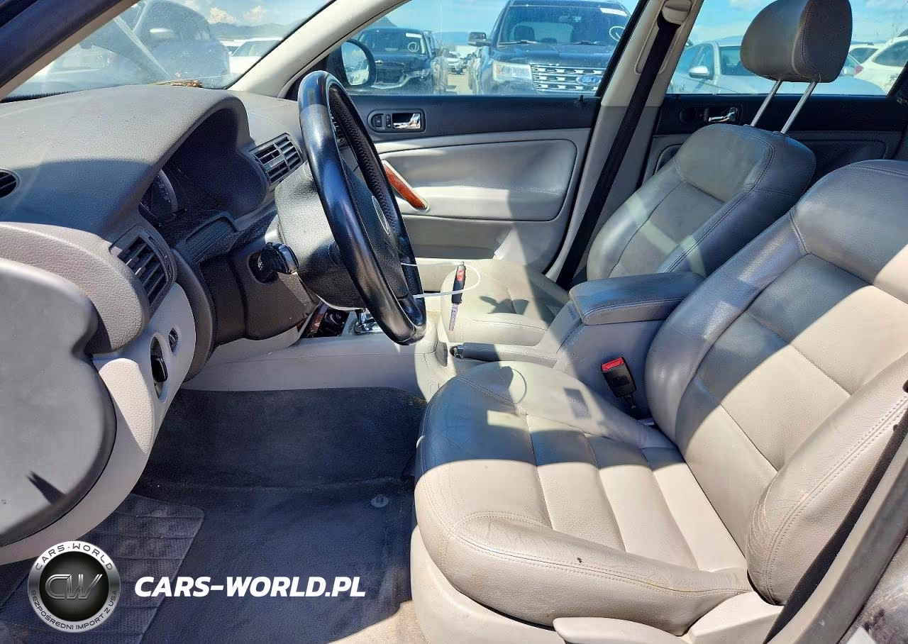 2008 Volkswagen Passat VIN:WVWCE63B95E117519 - 7