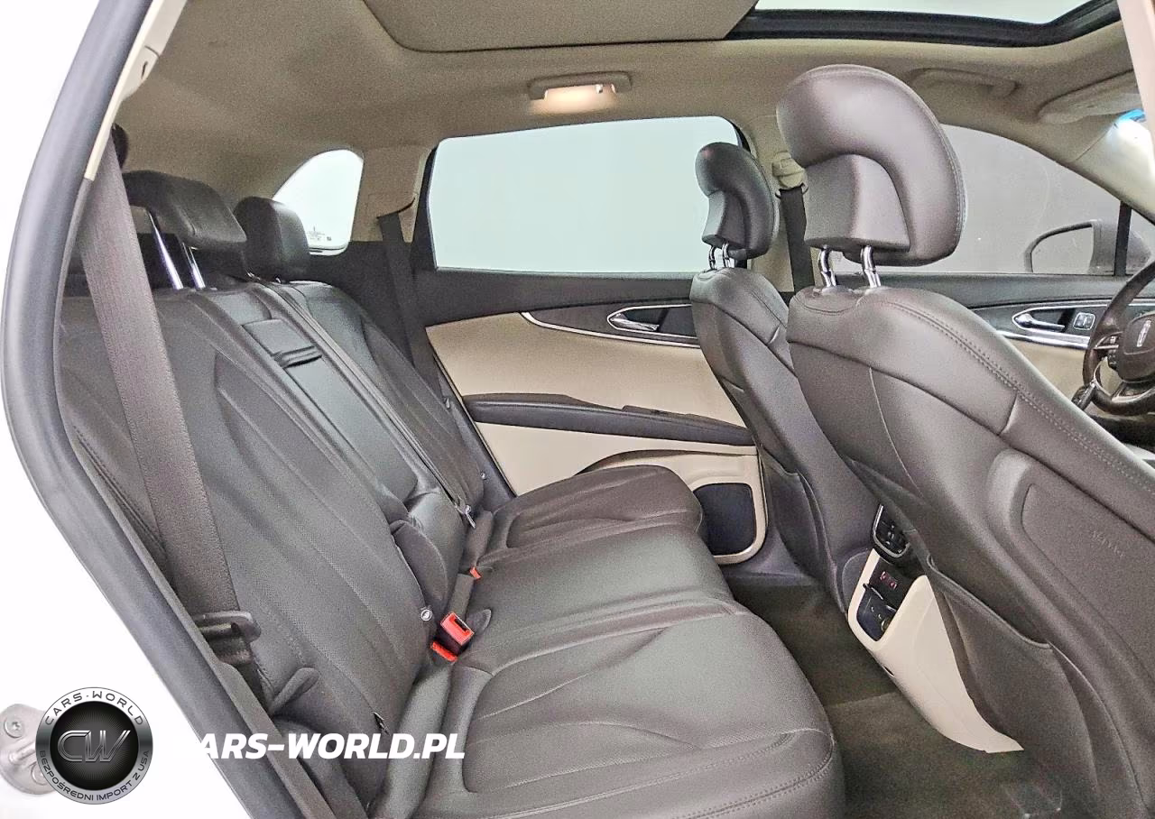 2019 Lincoln Nautilus Reserve VIN:2LMPJ8L96KBL45796 - 10