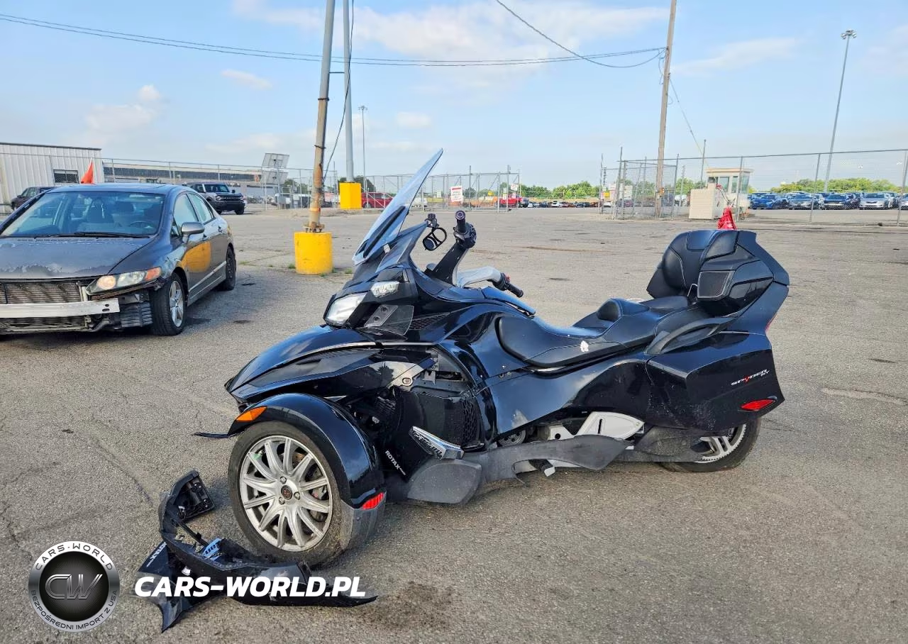 2016 Can-Am Spyder Roadster Rt VIN:2BXNBDD29GV003859 - 3