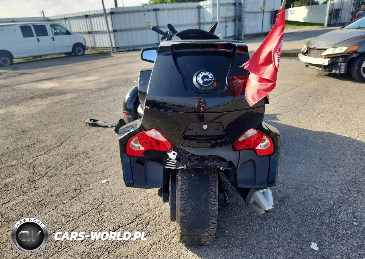 2016 Can-Am Spyder Roadster Rt VIN:2BXNBDD29GV003859 - 4