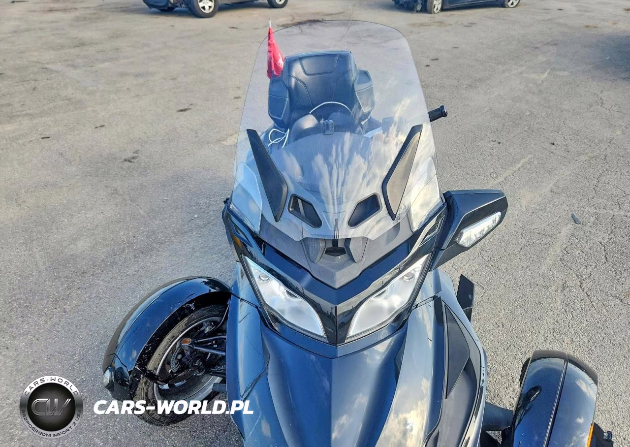 2016 Can-Am Spyder Roadster Rt VIN:2BXNBDD29GV003859 - 5