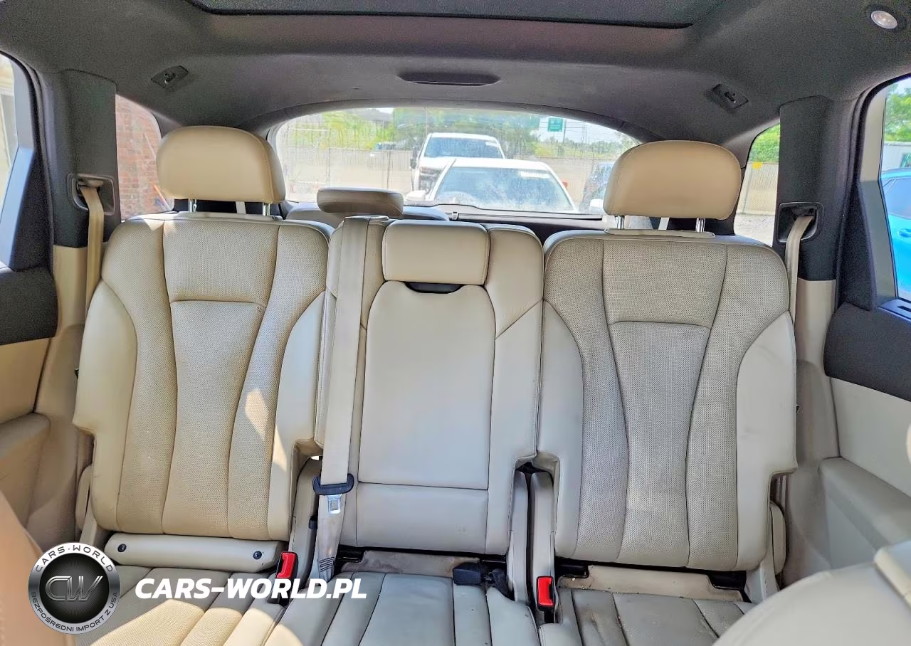 2017 Audi Q7 Premium Plus VIN:WA1LAAF77HD014139 - 10