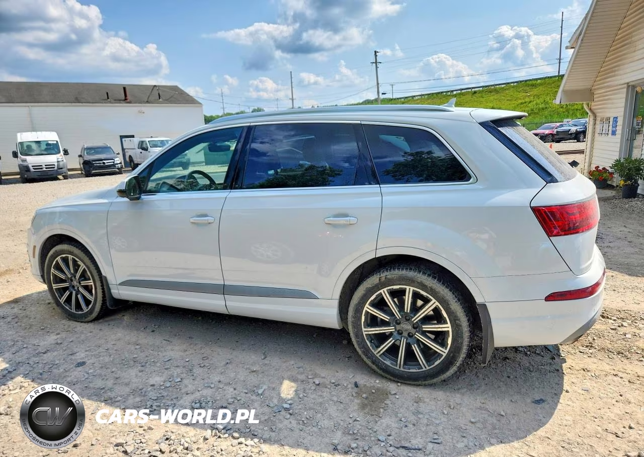 2017 Audi Q7 Premium Plus VIN:WA1LAAF77HD014139 - 2