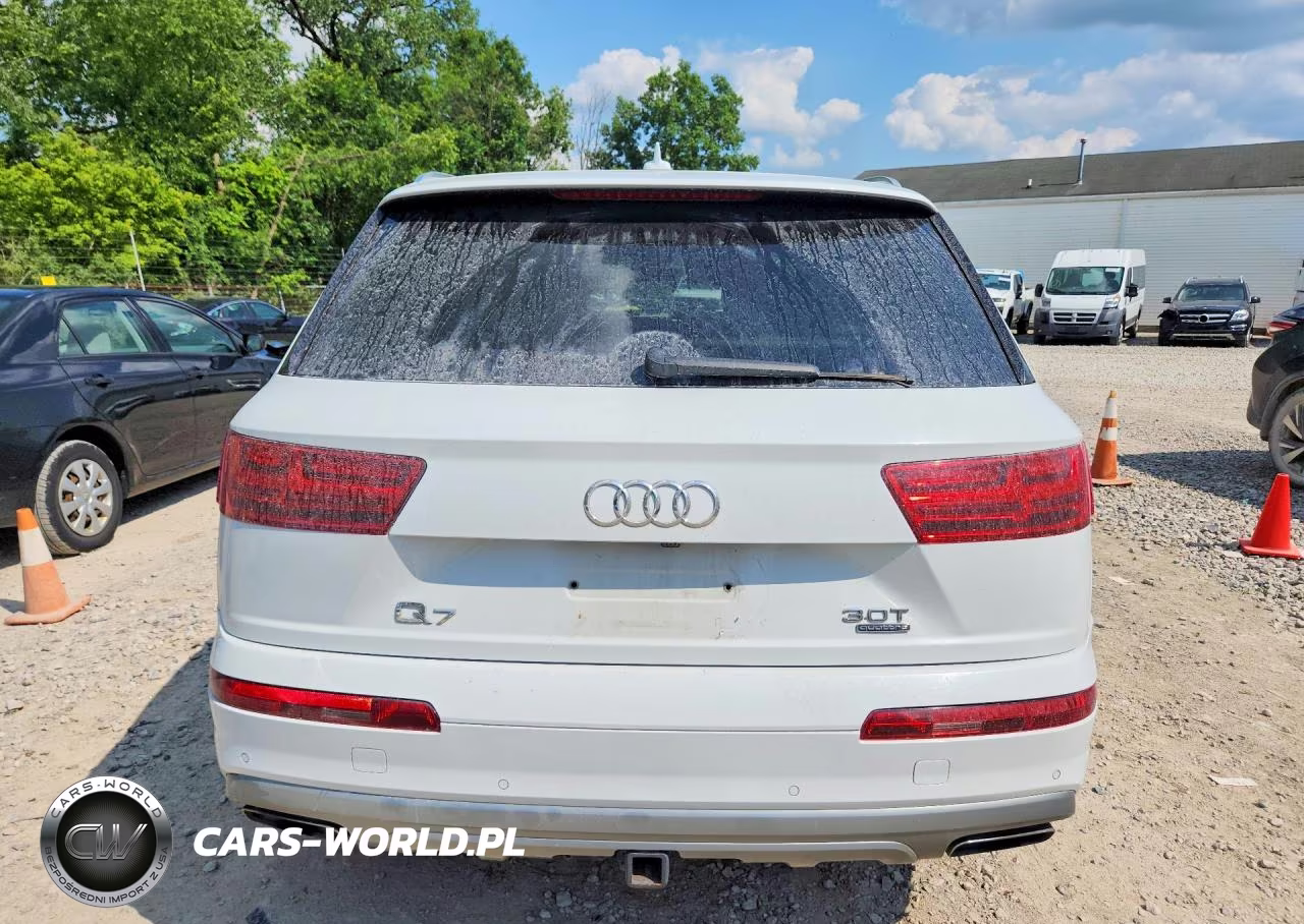 2017 Audi Q7 Premium Plus VIN:WA1LAAF77HD014139 - 6