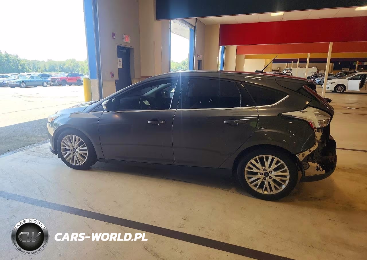2016 Ford Focus Titanium VIN:1FADP3N25GL330451 - 2
