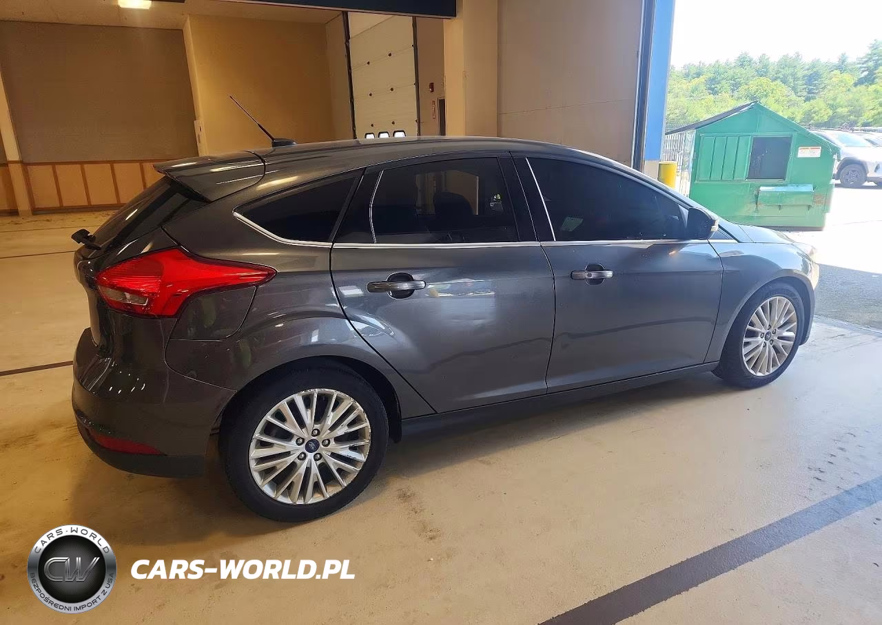 2016 Ford Focus Titanium VIN:1FADP3N25GL330451 - 3