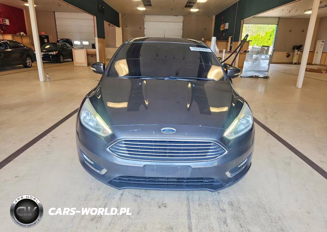 2016 Ford Focus Titanium VIN:1FADP3N25GL330451 - 5