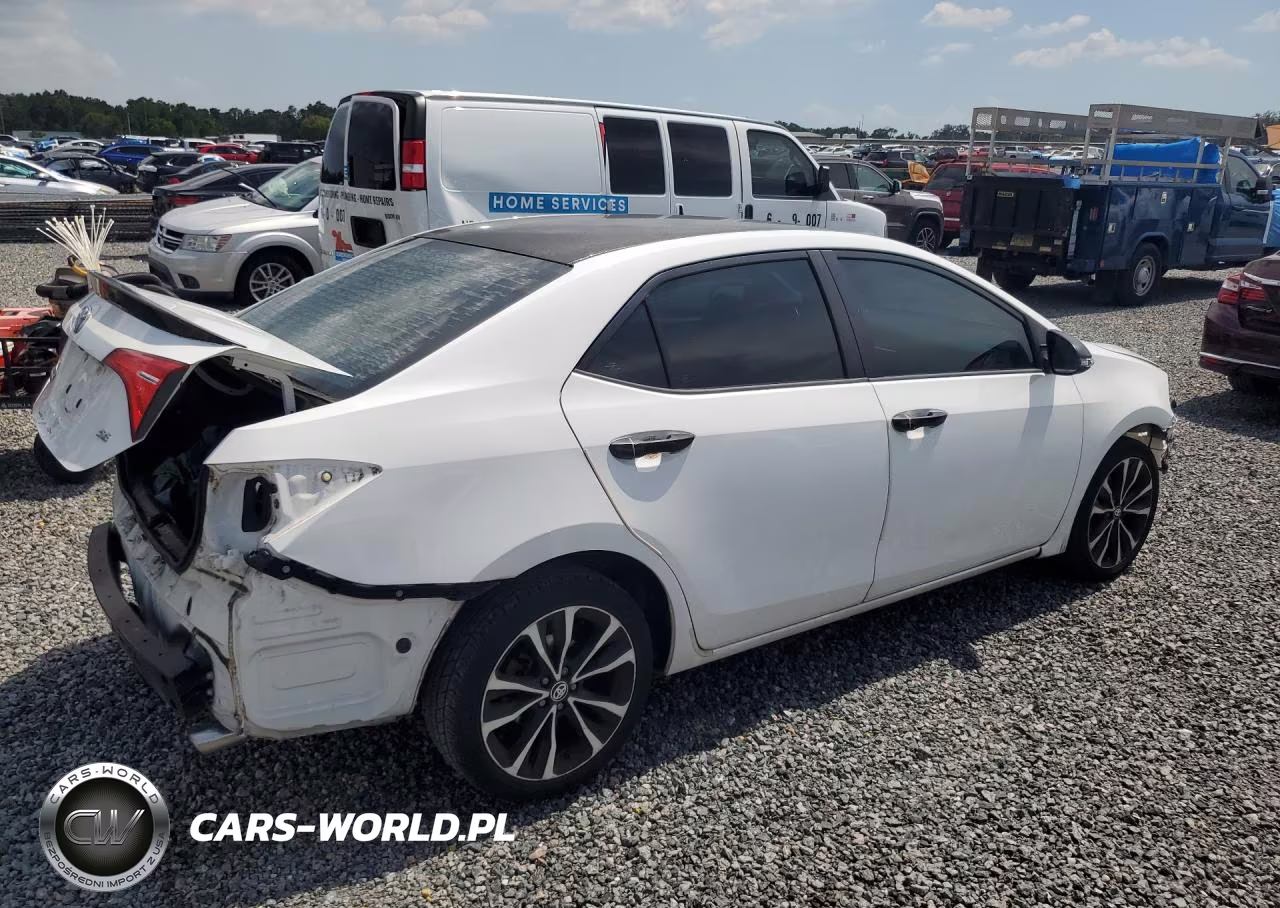2018 Toyota Corolla Se VIN:5YFBURHE4JP764491 - 3