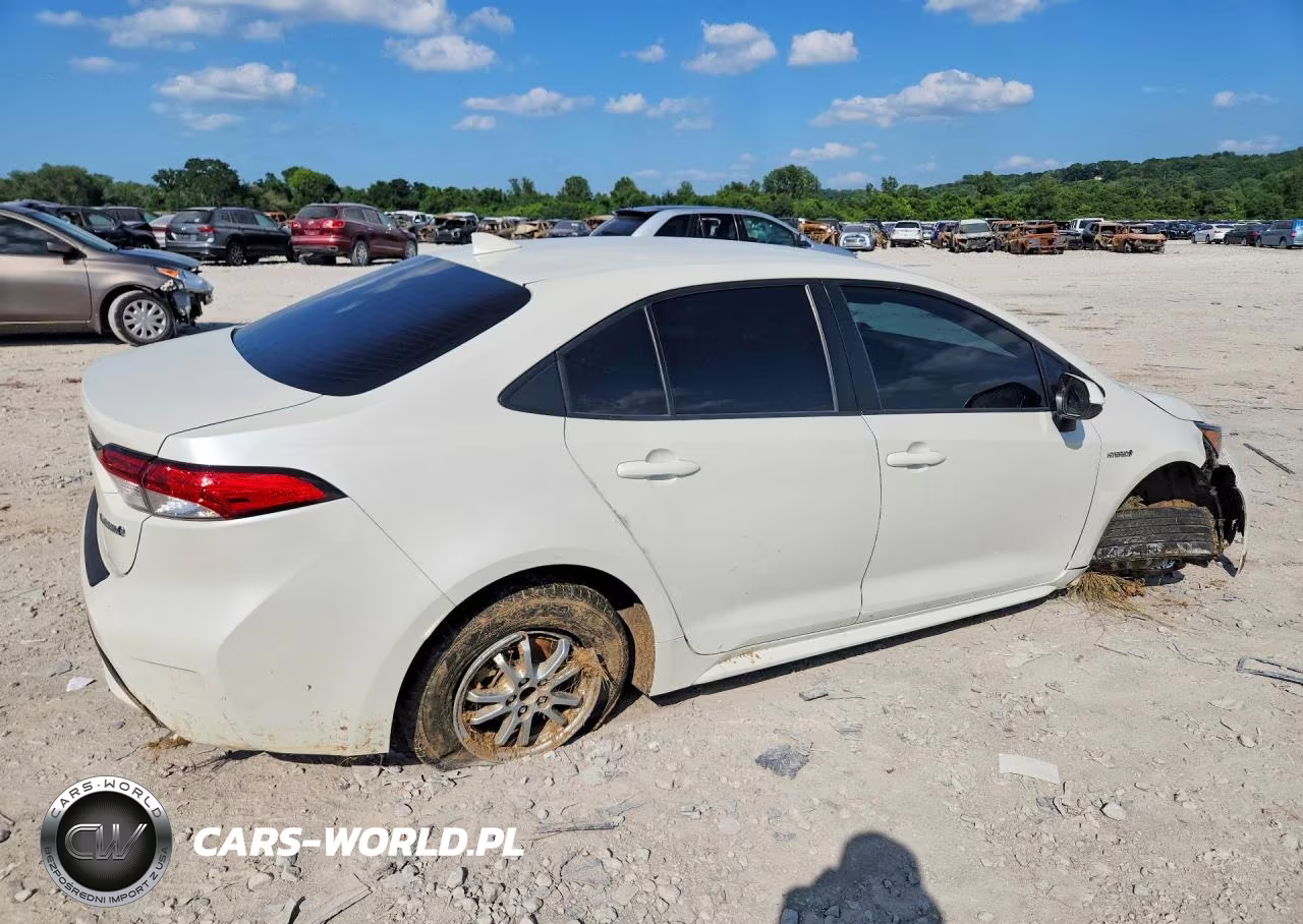 2021 Toyota Corolla Le VIN:JTDEAMDE6MJ033052 - 3
