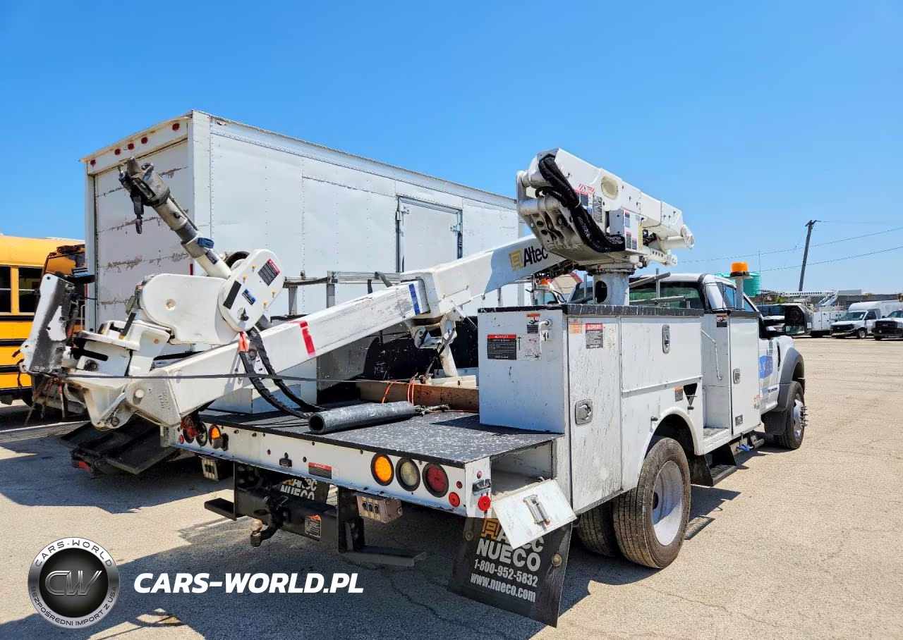 2019 Ford F550 Super Duty VIN:1FDUF5HT9KDA10349 - 3