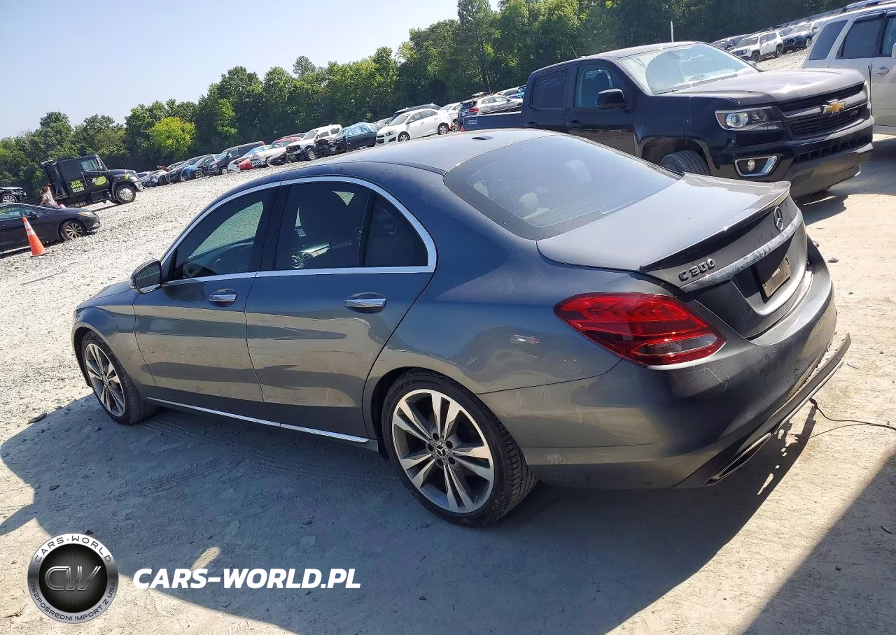 2018 Mercedes-Benz C 300 VIN:55SWF4JB8JU241418 - 2