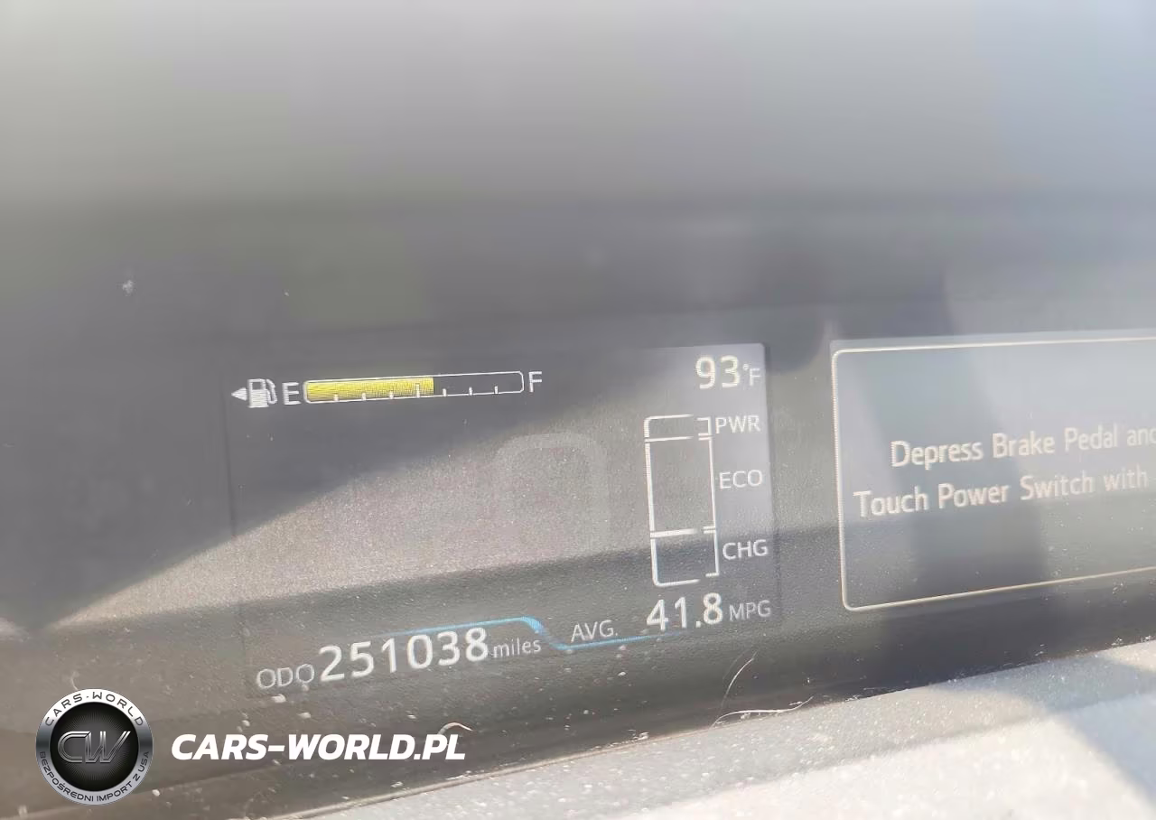 2016 Toyota Prius Two VIN:JTDKBRFU2G3520193 - 9