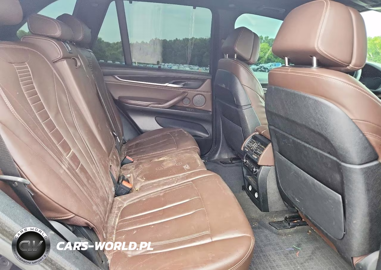 2018 BMW X5 xDrive50I VIN:5UXKR6C50J0U14582 - 11