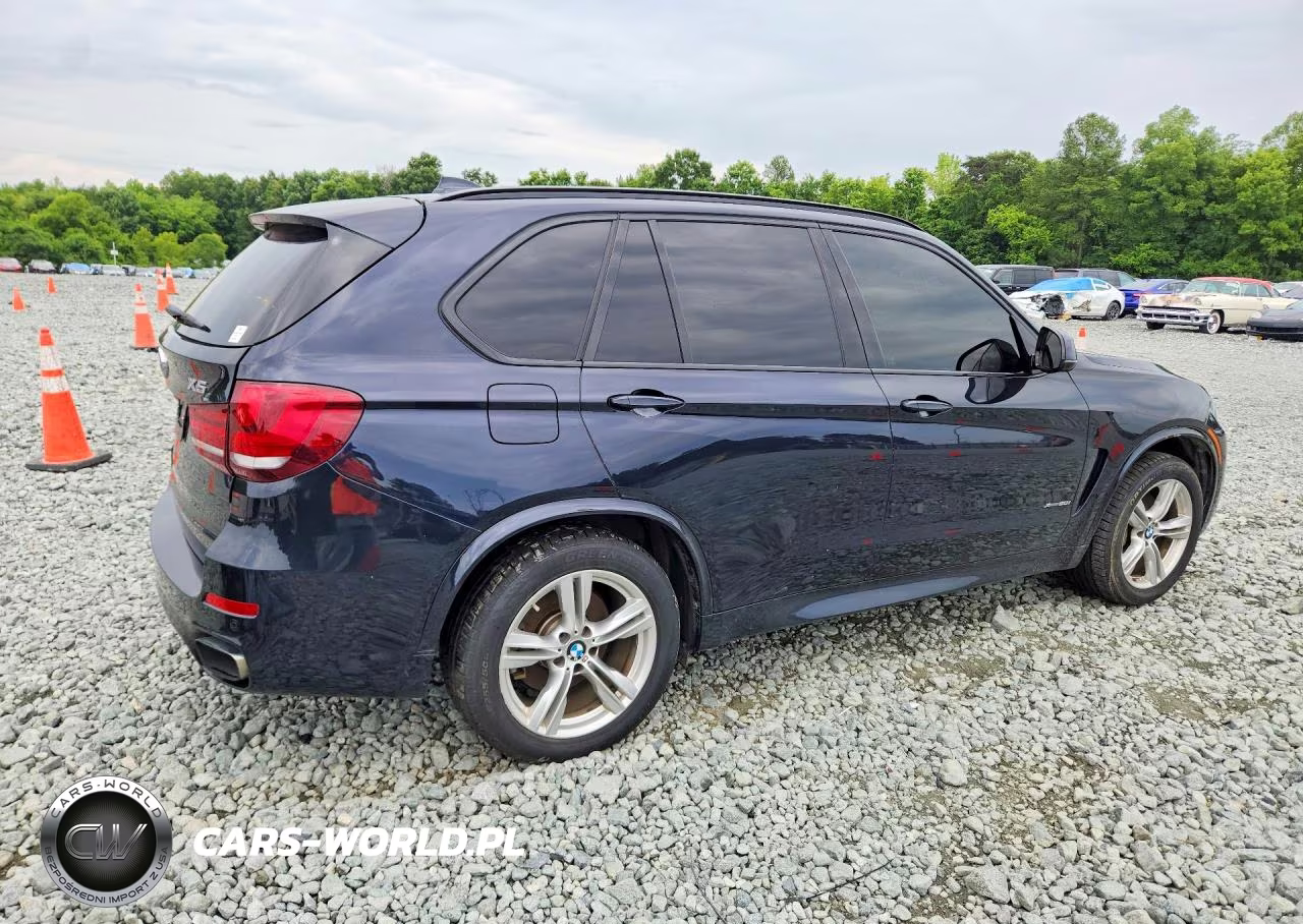 2018 BMW X5 xDrive50I VIN:5UXKR6C50J0U14582 - 3