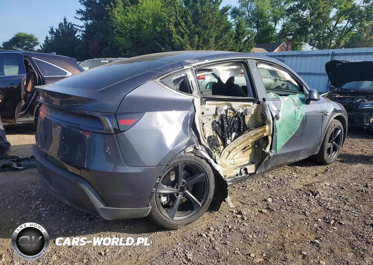 2026 Tesla Model Y VIN:7SAYGDED1TA474840 - 3