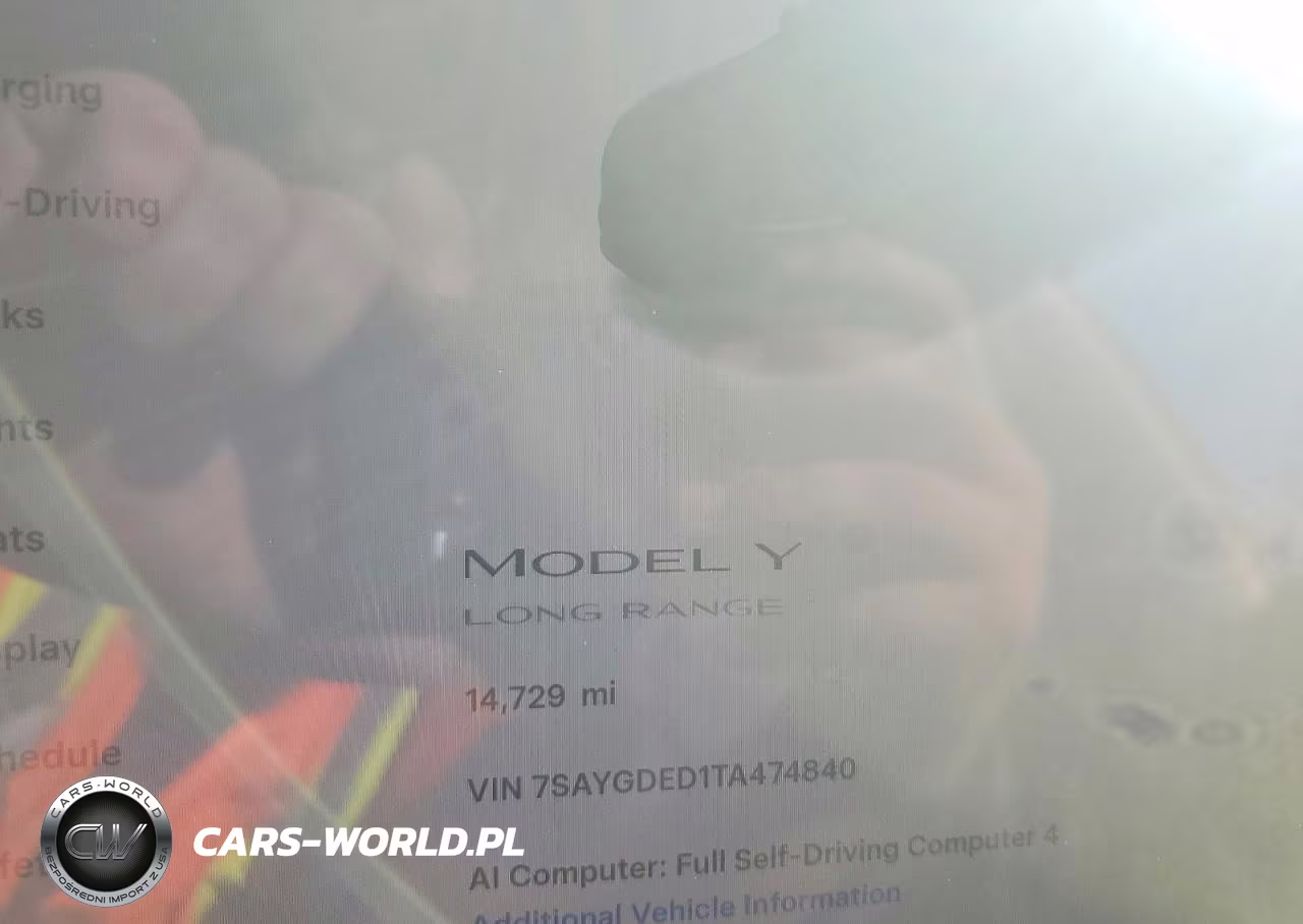 2026 Tesla Model Y VIN:7SAYGDED1TA474840 - 9