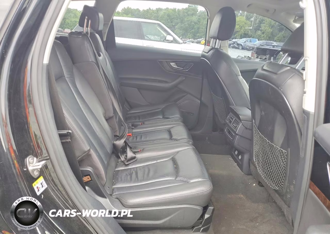 2018 Audi Q7 Premium Plus VIN:WA1LAAF7XJD029207 - 11