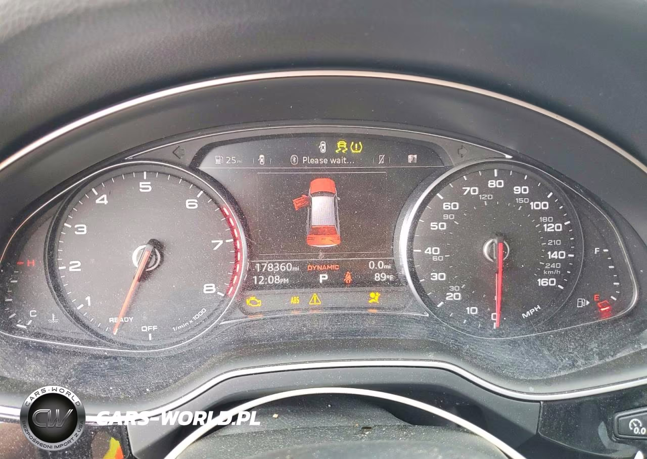 2018 Audi Q7 Premium Plus VIN:WA1LAAF7XJD029207 - 9
