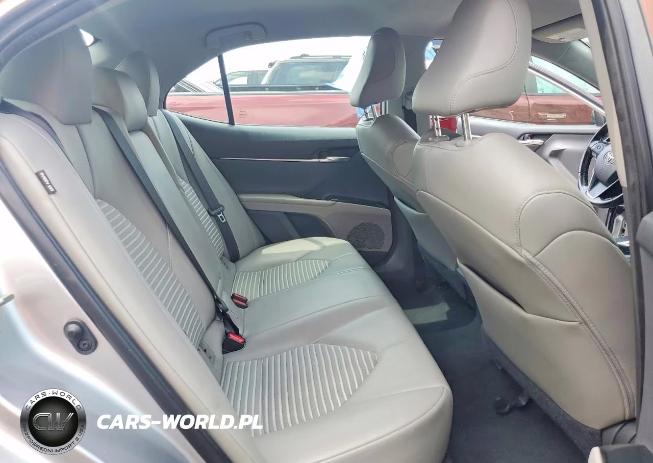 2020 Toyota Camry Se VIN:4T1G11AK9LU860621 - 10