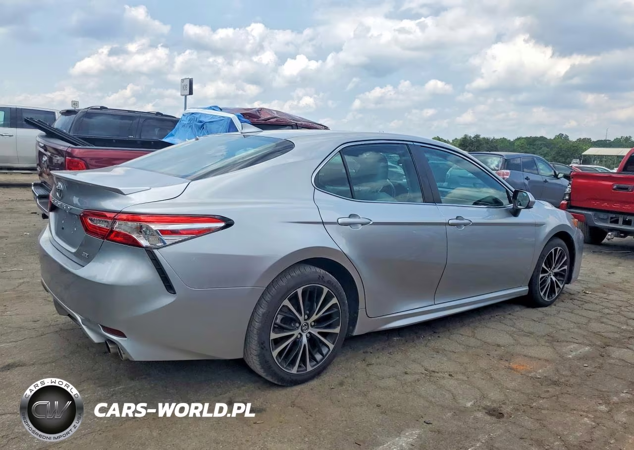 2020 Toyota Camry Se VIN:4T1G11AK9LU860621 - 3