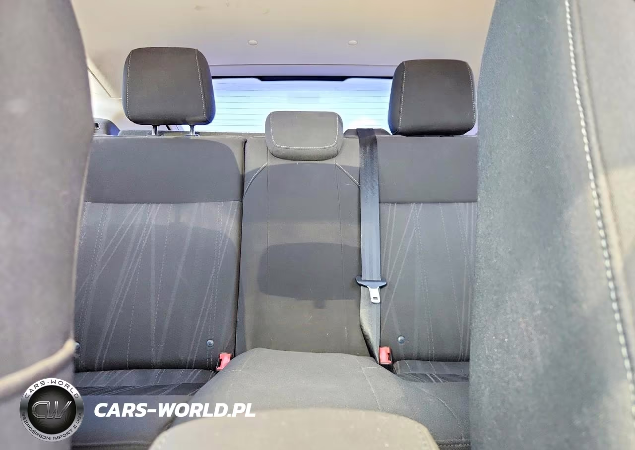 2015 Ford Focus Se VIN:1FADP3K25FL252918 - 10