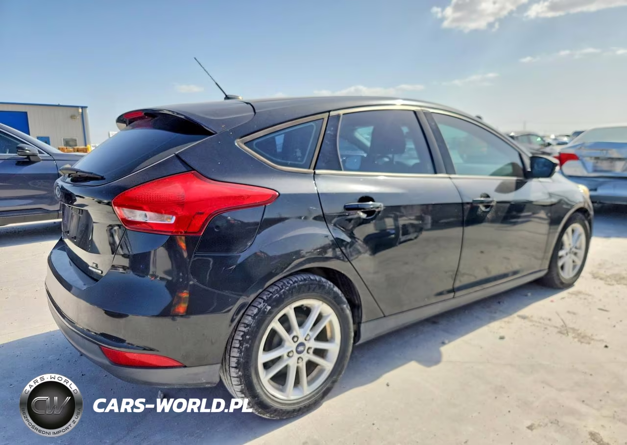 2015 Ford Focus Se VIN:1FADP3K25FL252918 - 3
